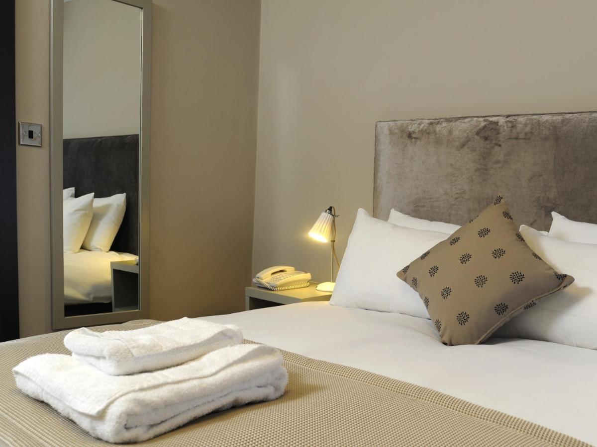 The Red Lion Hotel Whittlesford エクステリア 写真