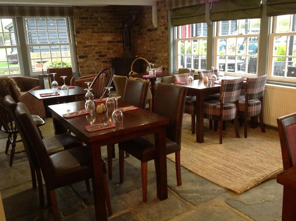 The Red Lion Hotel Whittlesford エクステリア 写真